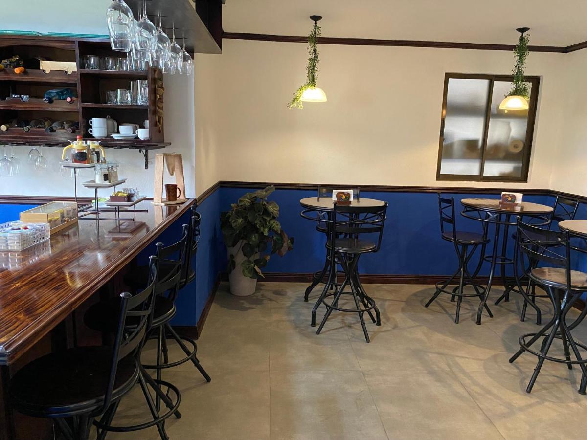 Berlor Airport Inn Rio Segundo Ngoại thất bức ảnh