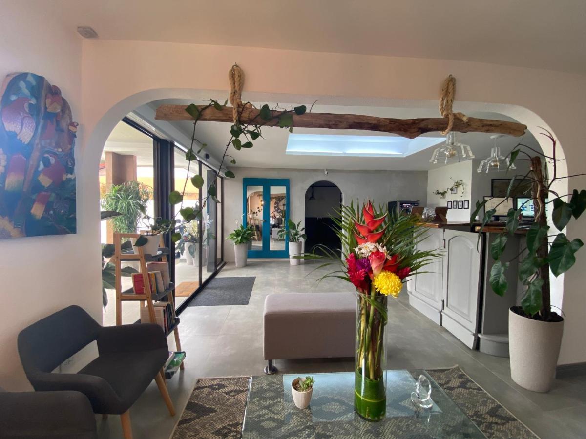 Berlor Airport Inn Rio Segundo Ngoại thất bức ảnh