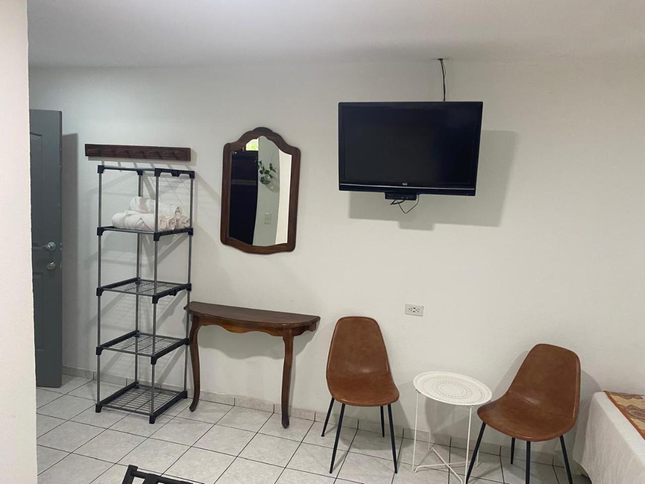 Berlor Airport Inn Rio Segundo Ngoại thất bức ảnh