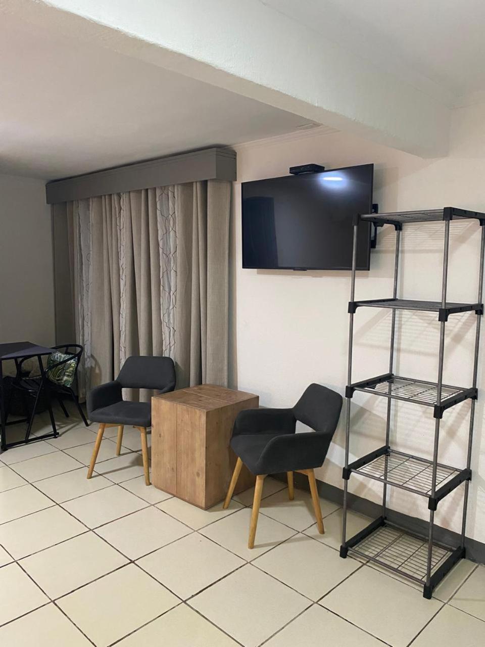 Berlor Airport Inn Rio Segundo Ngoại thất bức ảnh
